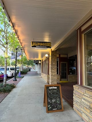 Lollygaggers Sports Pub And Grill