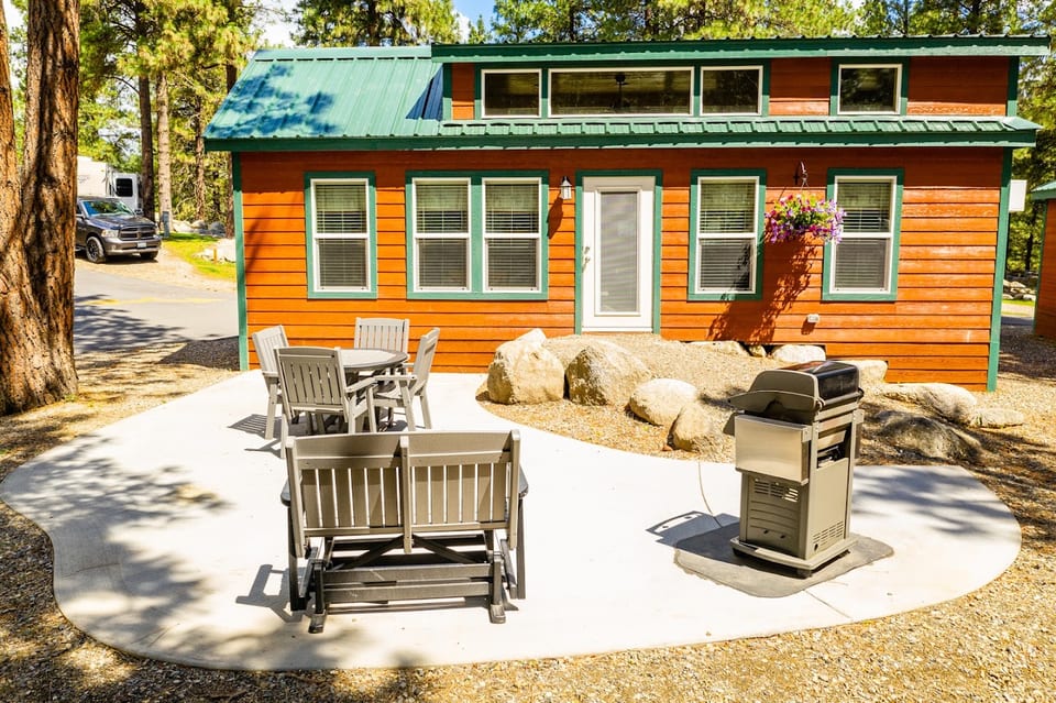 Pine Village Campground