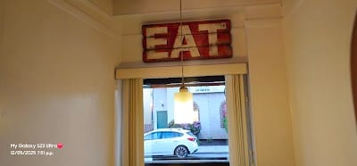 Revellos Cafe Pizza