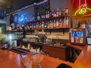 Post Pike Bar And Cafe