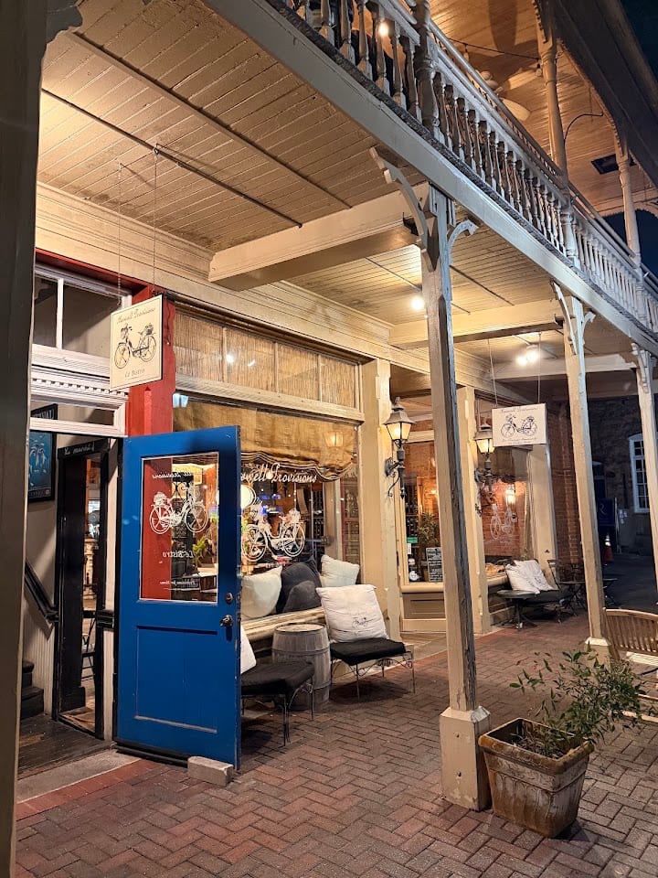 Le Bistro
