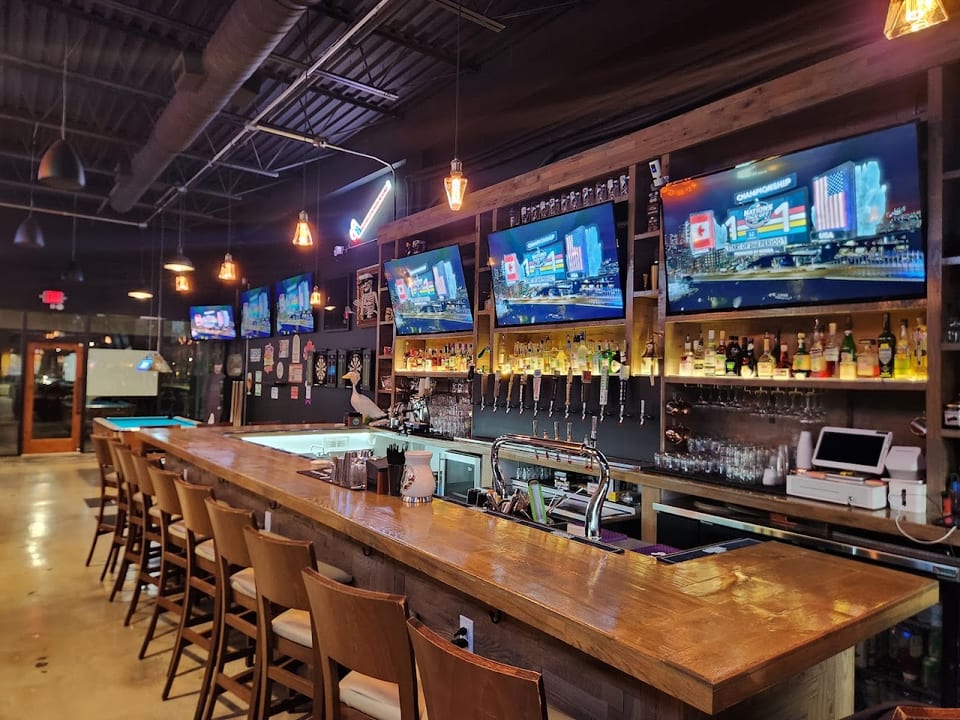 Dom?s Dive Bar Loso