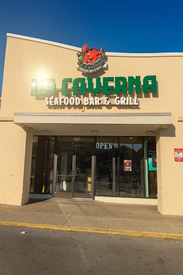 LA Caverna Sports Bar & Grill