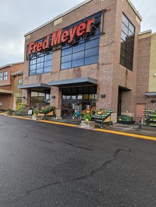 Fred Meyer #683 Col House