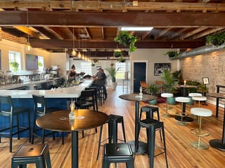 Walk Up Lounge