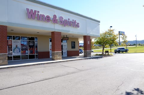 Snow Hill Wine And Spirits
