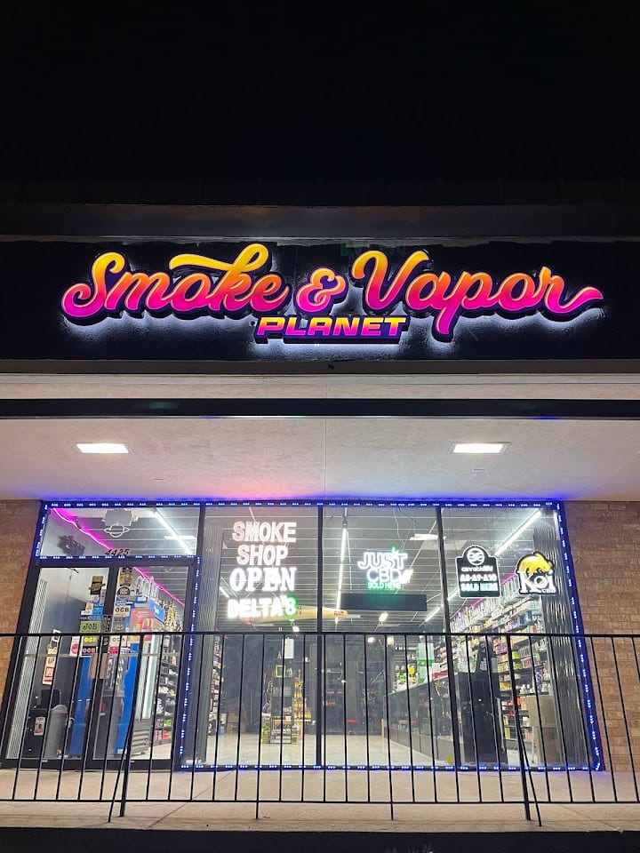 Smoke and Vapor Planet