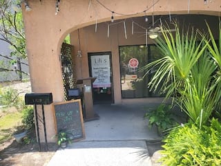 Lilis Restaurant & Bar