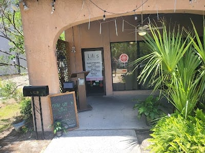 Lilis Restaurant & Bar