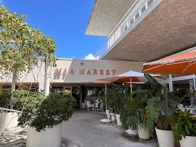 St Roch Design District Llc / Mia Market