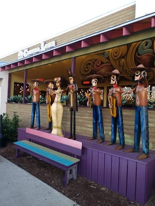 Cantina Louie
