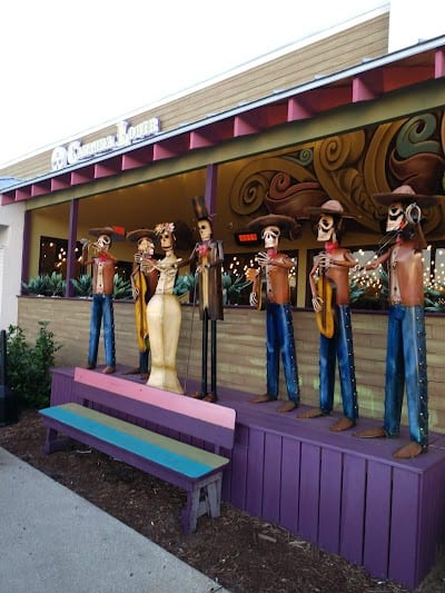 Cantina Louie
