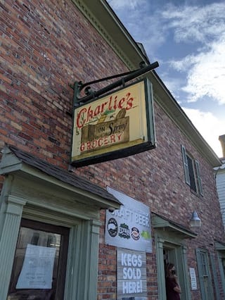 Charlies On Spring