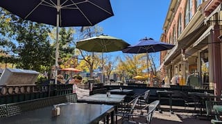 Lucky Joes Sidewalk Salo