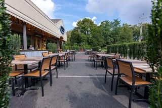 Cuzins Seafood Clam Bar