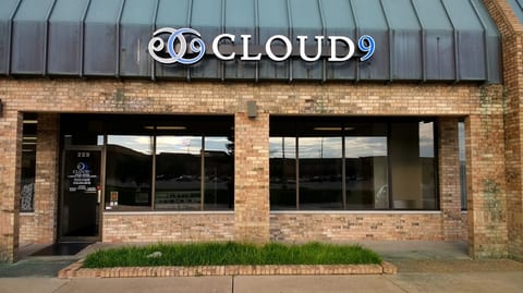 Cloud 9 Vapor Lounge