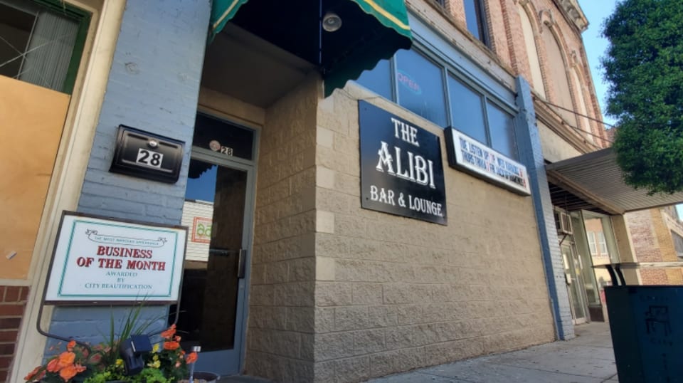 Alibi Bar And Lounge