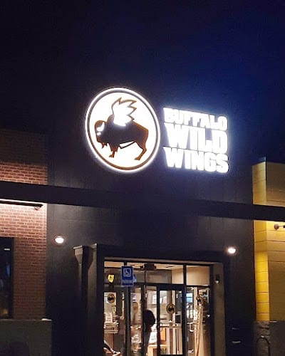 Buffalo Wild Wings Gril #3805
