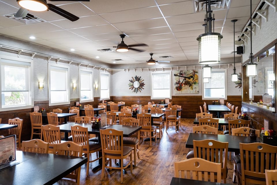 Roccos Smokehouse Grill