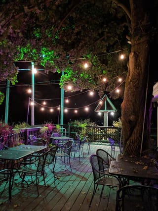 Rustique Pizzeria & Lounge