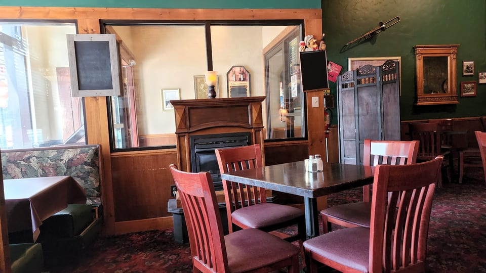 Gatsbys Saloon & Eatery