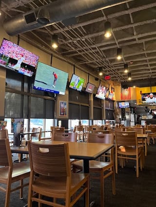 Buffalo Wild Wings Gril #447