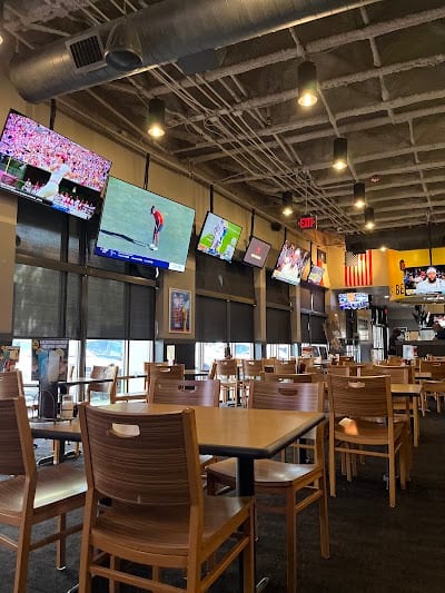 Buffalo Wild Wings Gril #447