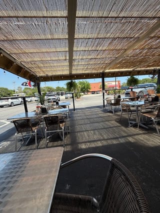 Flipperz Family Bar & Grill