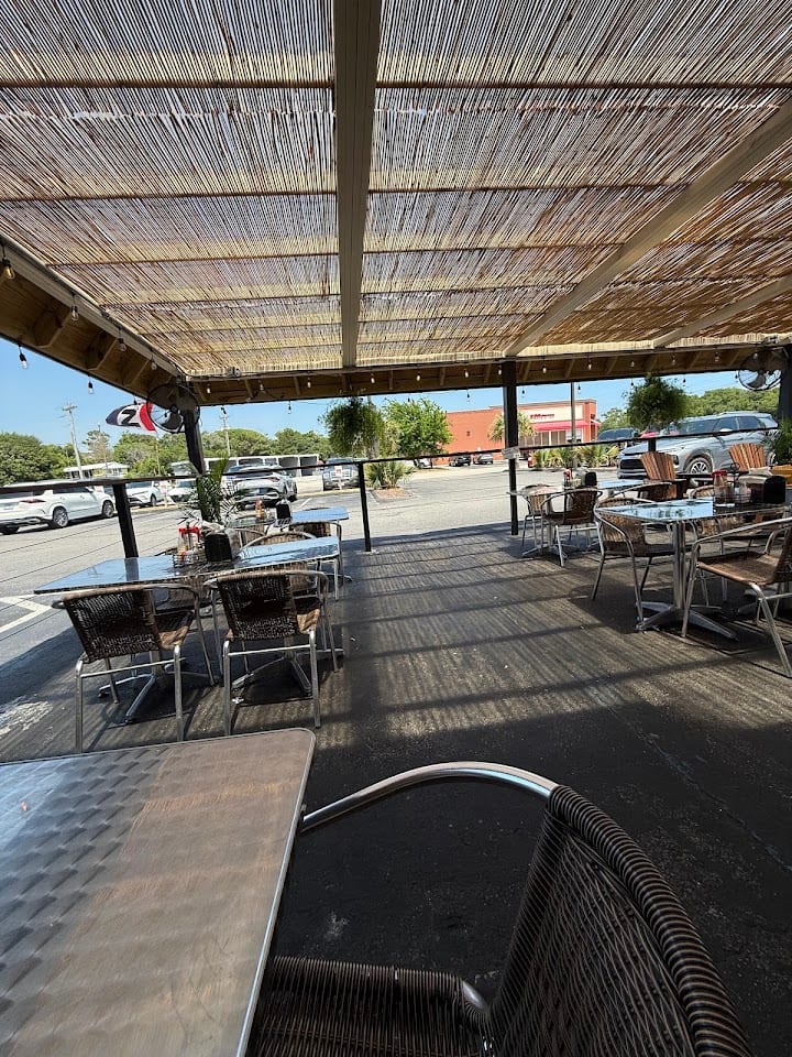 Flipperz Family Bar & Grill