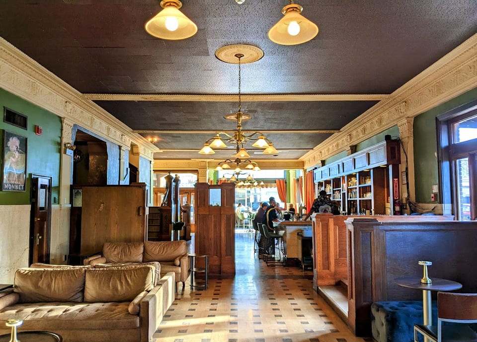 Arrow Cocktail Lounge