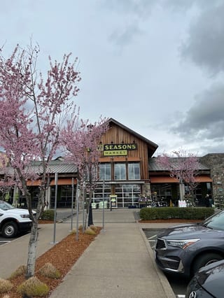 New Seasons Happy Valley