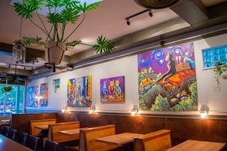 Stray Cat Cafe