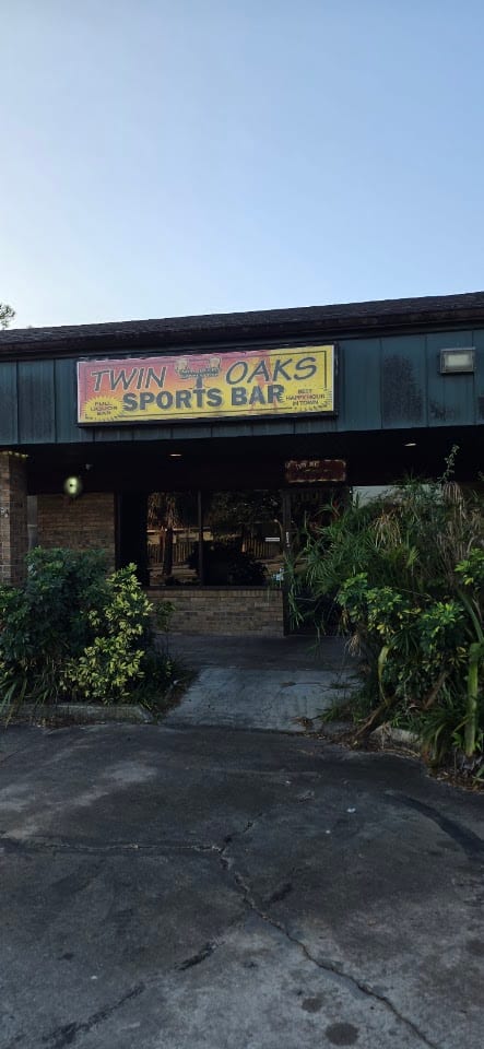 Twin Oaks Sports Bar