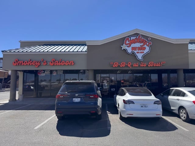 Smokeys Pit Stop