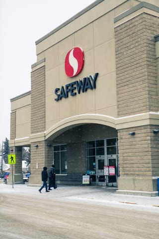 Safeway 8891 Westmount Centre