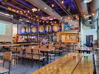 Six Car Pub & Brewery