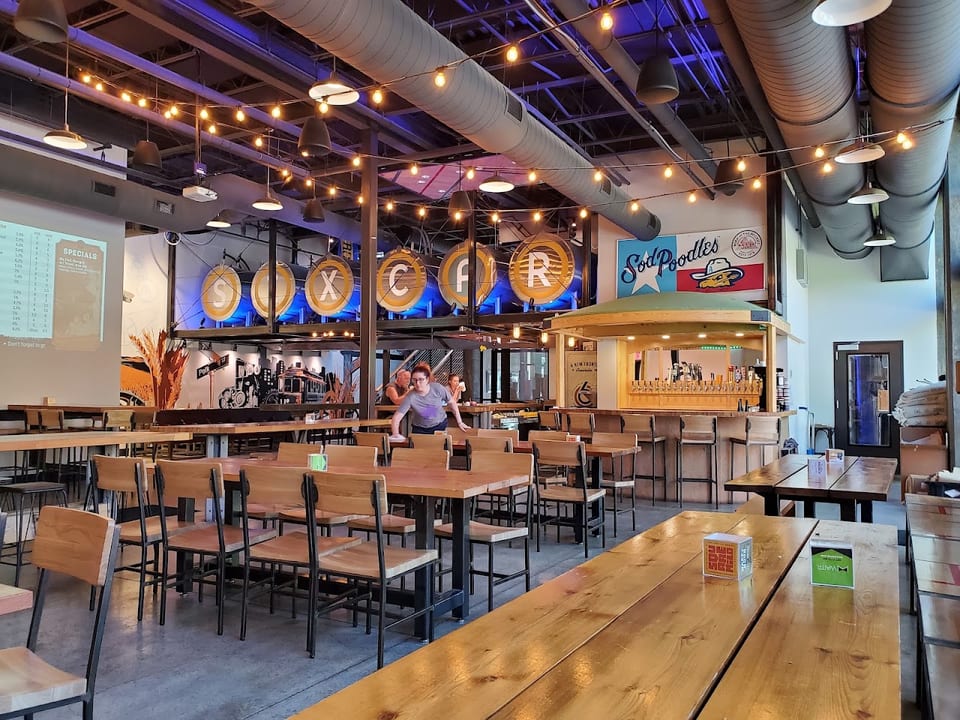 Six Car Pub & Brewery