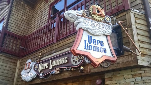 IX Nubes Vape Lounge