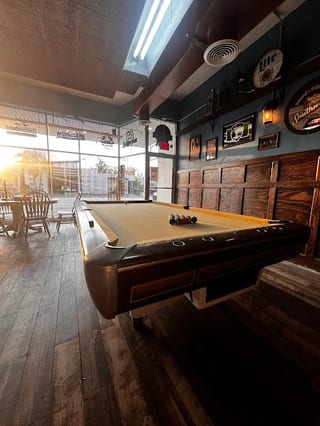 Rogens Drinkery On Mills