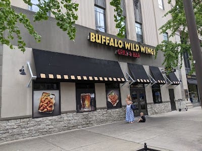 Buffalo Wild Wings Gril #3416