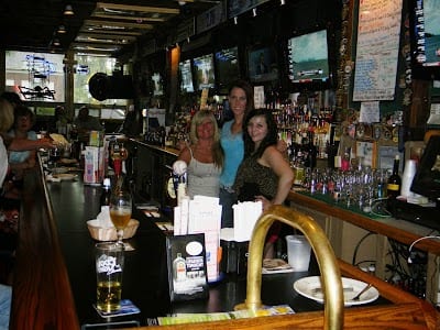 Lynns Uptown Tavern