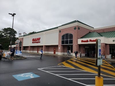 Giant Food Store