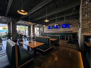 Lucky Lous Raw Bar