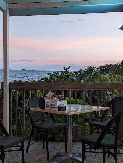 Island Waterfront Bar & Grill