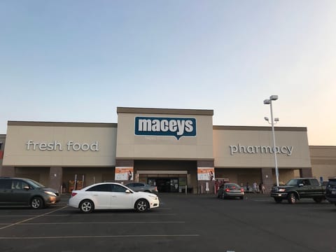 Maceys