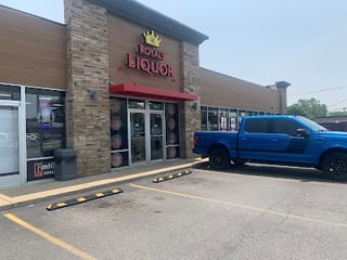 Royals Liquor
