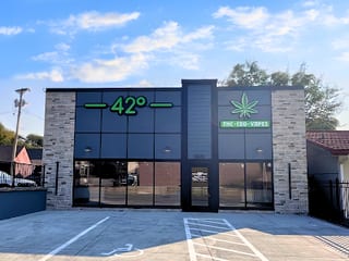42 Degrees - Center Street