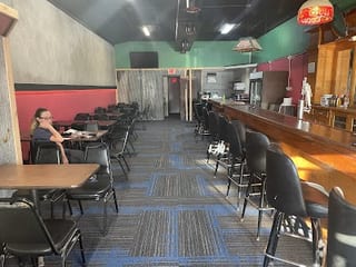 Avenue Bar