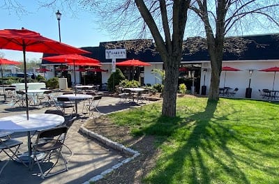 Harlees Tap & Grille