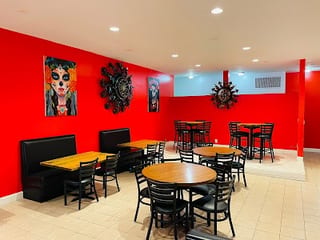 Albertos Restaurant & Raw Bar